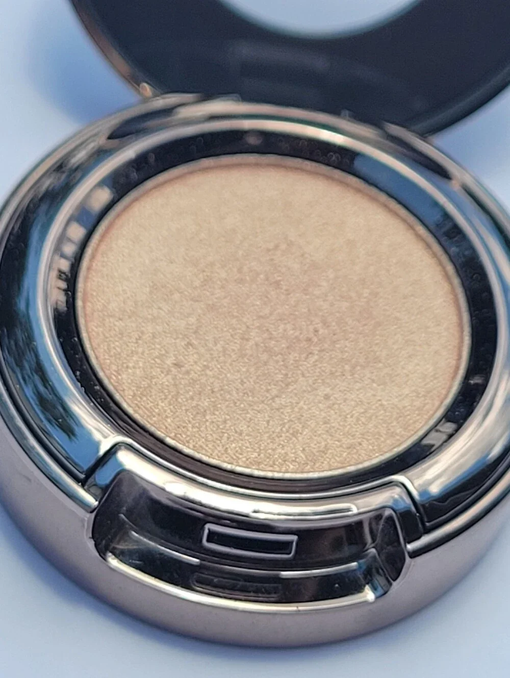 Urban Decay X Eyeshadow. RARE & Beautiful!! No Box ❤️